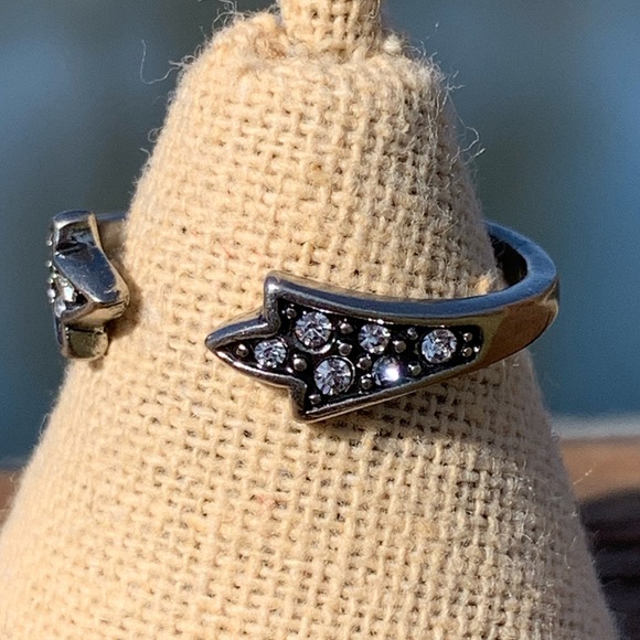 Chloe + Isabel Maven Adjustable Open Talon Ring - Picture 6 of 7